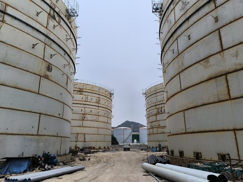 中南公司珠海南逕灣罐組擴(kuò)建項目儲罐主體安裝完成